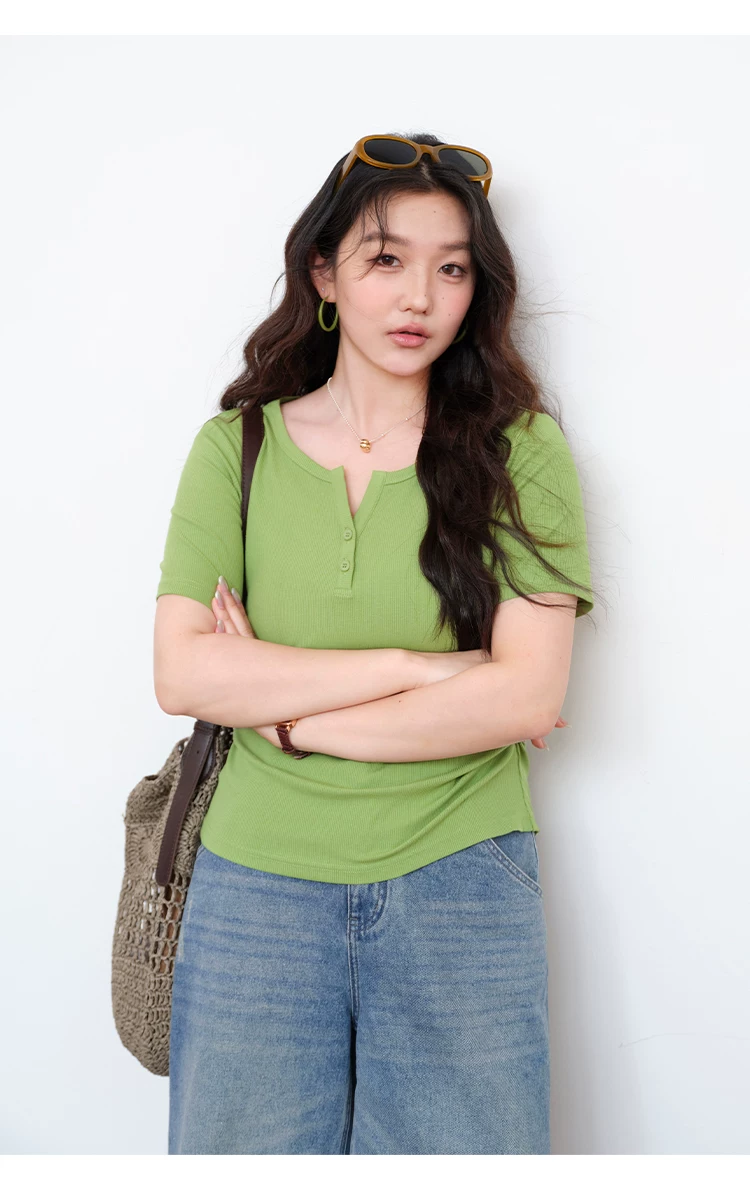 胖mm大尺碼女款正肩綠色短袖T恤女夏2026新款寬鬆多巴胺上衣,胖mm大尺碼女款正肩綠色短袖T恤女夏2026新款寬鬆多巴胺上衣,HBFS1186,胖mm大尺碼女款正肩綠色短袖T恤女夏2026新款寬鬆多巴胺上衣,中大尺碼,半開排扣