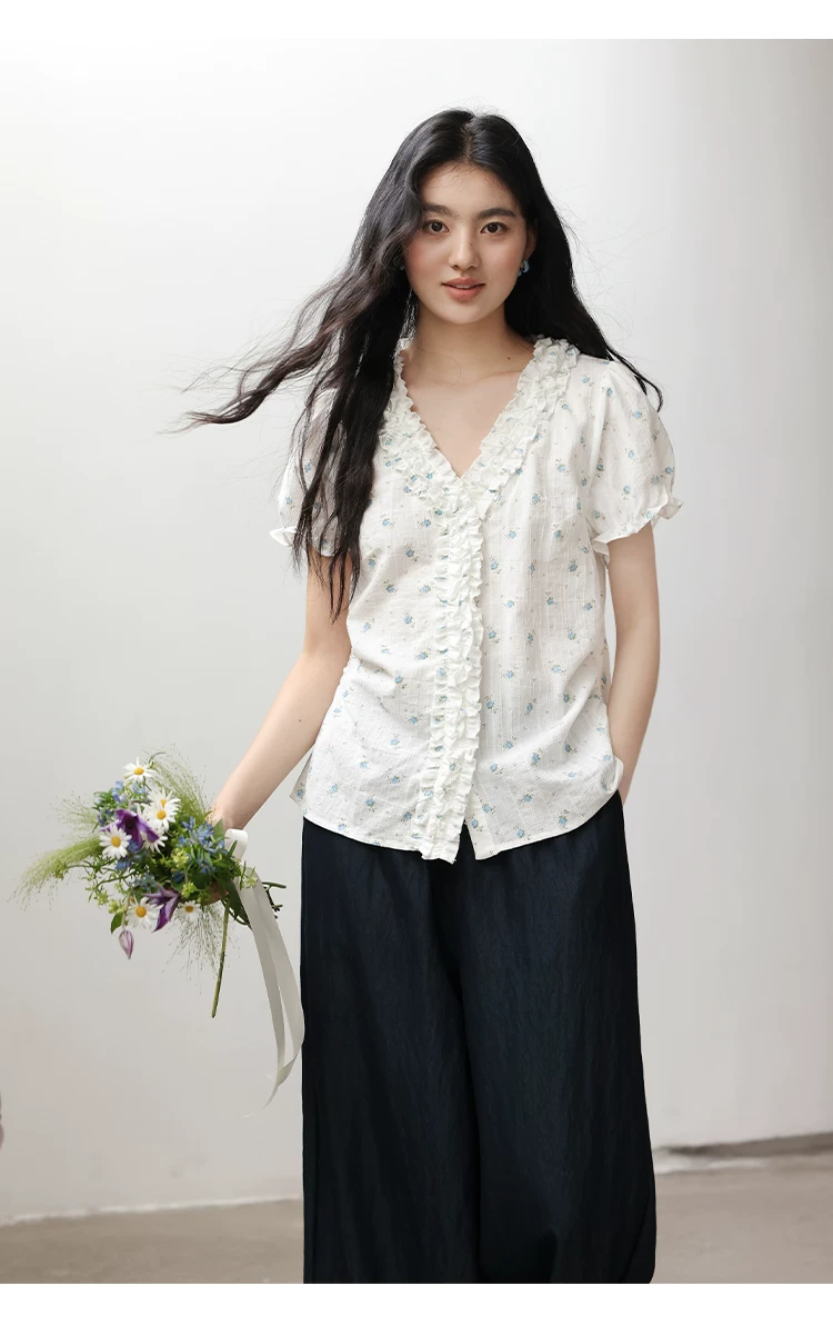 大尺碼法式短袖白襯衫女木耳邊V領上衣女2026夏季碎花襯衣,大尺碼法式短袖白襯衫女木耳邊V領上衣女2026夏季碎花襯衣,HBFS1320,大尺碼法式短袖白襯衫女木耳邊V領上衣女2026夏季碎花襯衣,中大尺碼,荷葉邊領