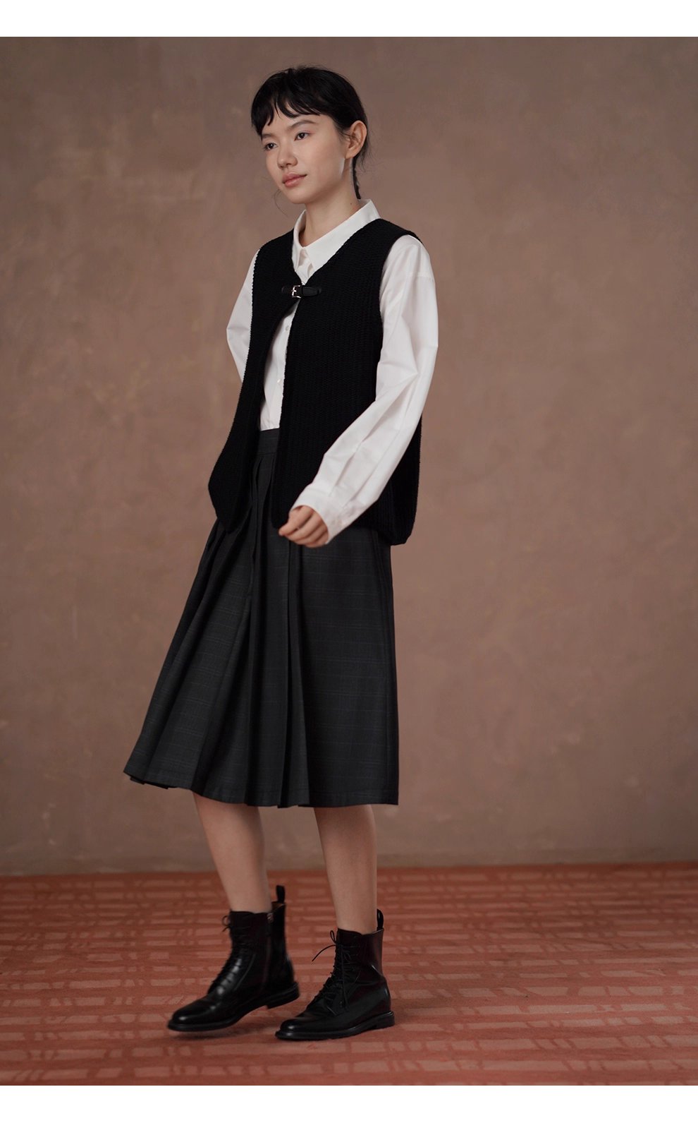 優雅疊穿粗針工藝羊毛棉混紡柔軟親膚顯瘦皮扣馬甲外套