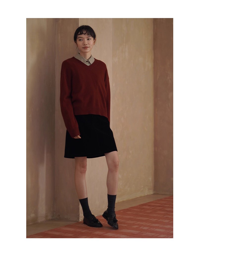 復古勃更第紅顯白柔軟山羊絨羊毛混紡顯瘦V領寬鬆毛衣女