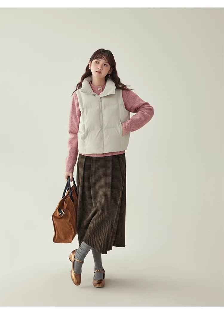 韓系純色無袖拉鍊棉服女冬新款立領馬甲疊穿外套,韓系純色無袖拉鍊棉服女冬新款立領馬甲疊穿外套,HBEW5105,韓系純色無袖拉鍊棉服女冬新款立領馬甲疊穿外套,疊搭造型,保暖舒適