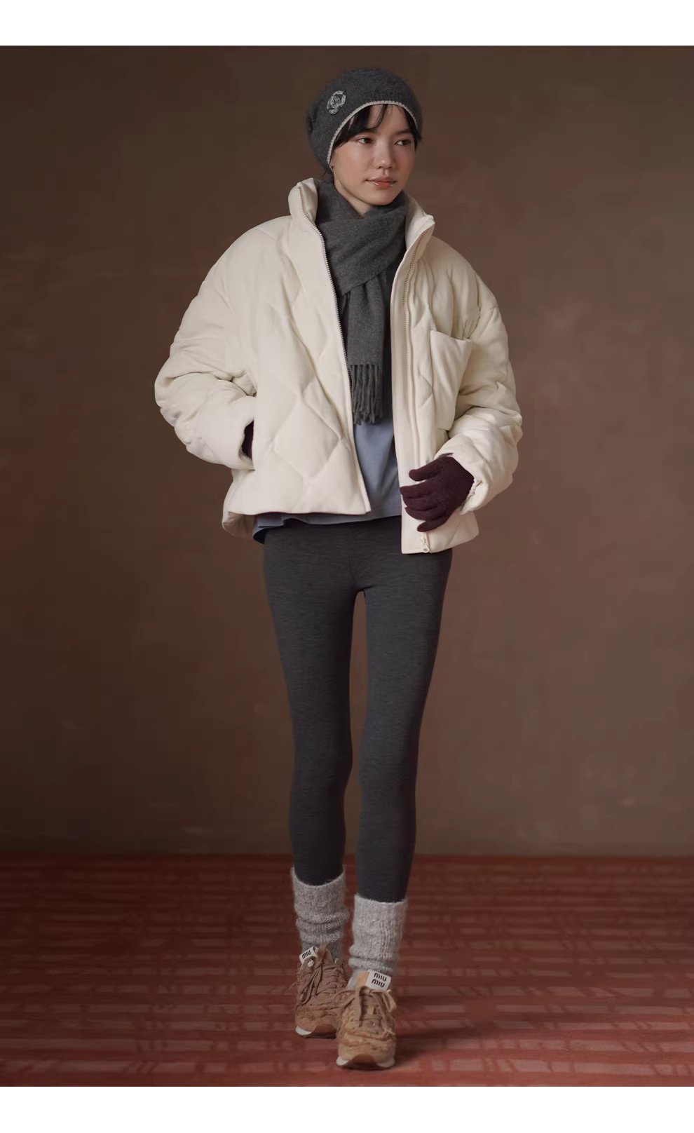 香濃牛乳茶軟糯絨感肌理棉衣立領寬鬆菱格絎棉保暖外套,香濃牛乳茶軟糯絨感肌理棉衣立領寬鬆菱格絎棉保暖外套,HBEW5115,香濃牛乳茶軟糯絨感肌理棉衣立領寬鬆菱格絎棉保暖外套,立領外套,菱格車線