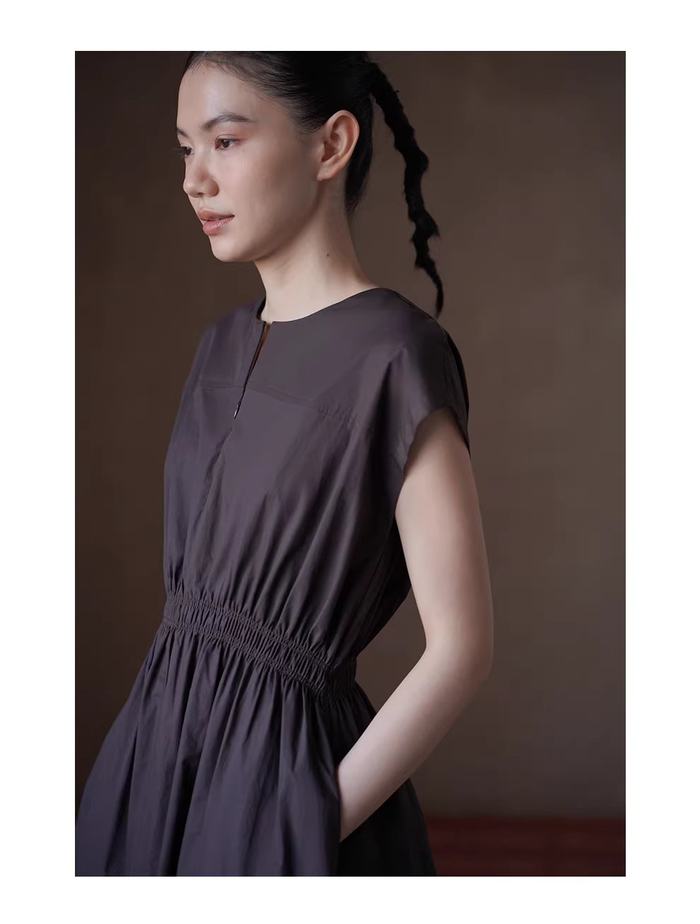 通勤的要義100棉顯瘦好版型收腰V領大裙擺遮肉連身裙女,通勤的要義100棉顯瘦好版型收腰V領大裙擺遮肉連身裙女,HBFS7016,通勤的要義100棉顯瘦好版型收腰V領大裙擺遮肉連身裙女,全棉親膚,A字版修身