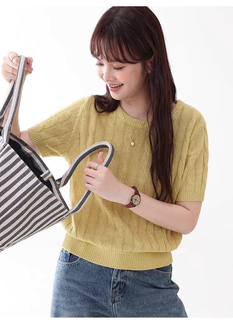 慵懶純色扭花短袖圓領針織衫女夏季新款簡約透氣上衣,慵懶純色扭花短袖圓領針織衫女夏季新款簡約透氣上衣,HBFS1056,慵懶純色扭花短袖圓領針織衫女夏季新款簡約透氣上衣,簡約質感,麻花針織