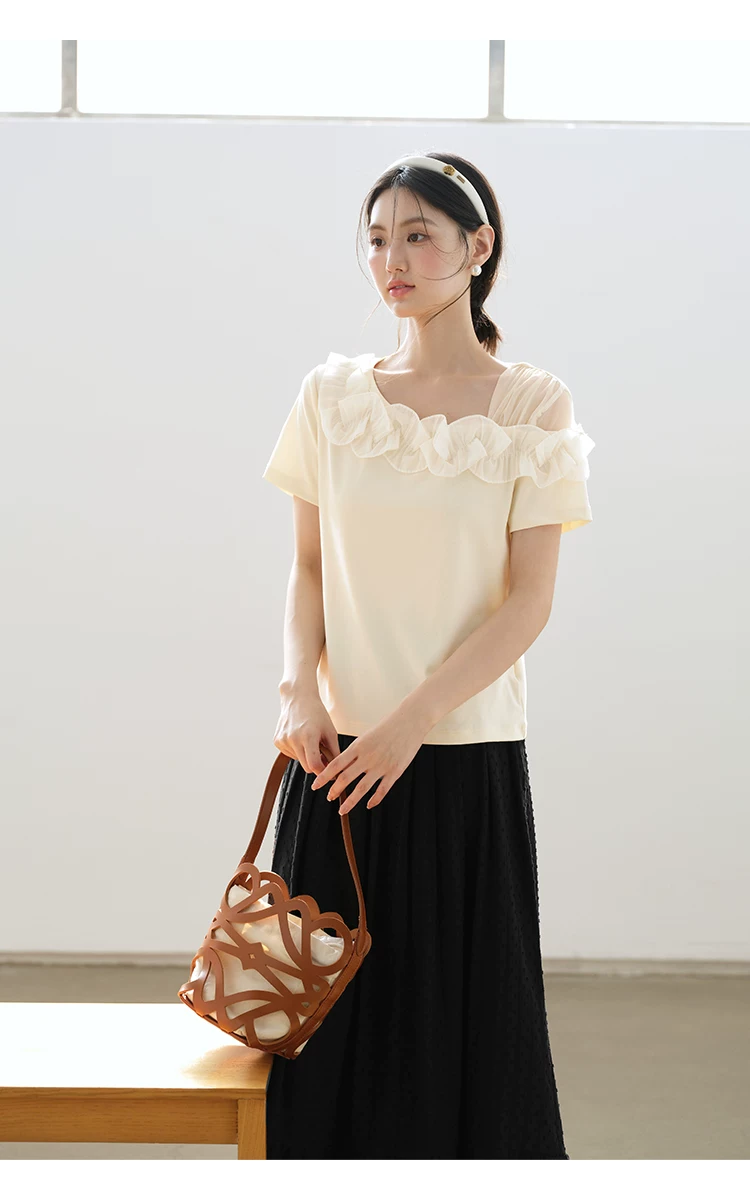 大尺碼荷葉邊斜領短袖T恤女2026新款夏網紗拼接漂亮露肩上衣,大尺碼荷葉邊斜領短袖T恤女2026新款夏網紗拼接漂亮露肩上衣,HBFS1170,大尺碼荷葉邊斜領短袖T恤女2026新款夏網紗拼接漂亮露肩上衣,荷葉斜領,質感單品