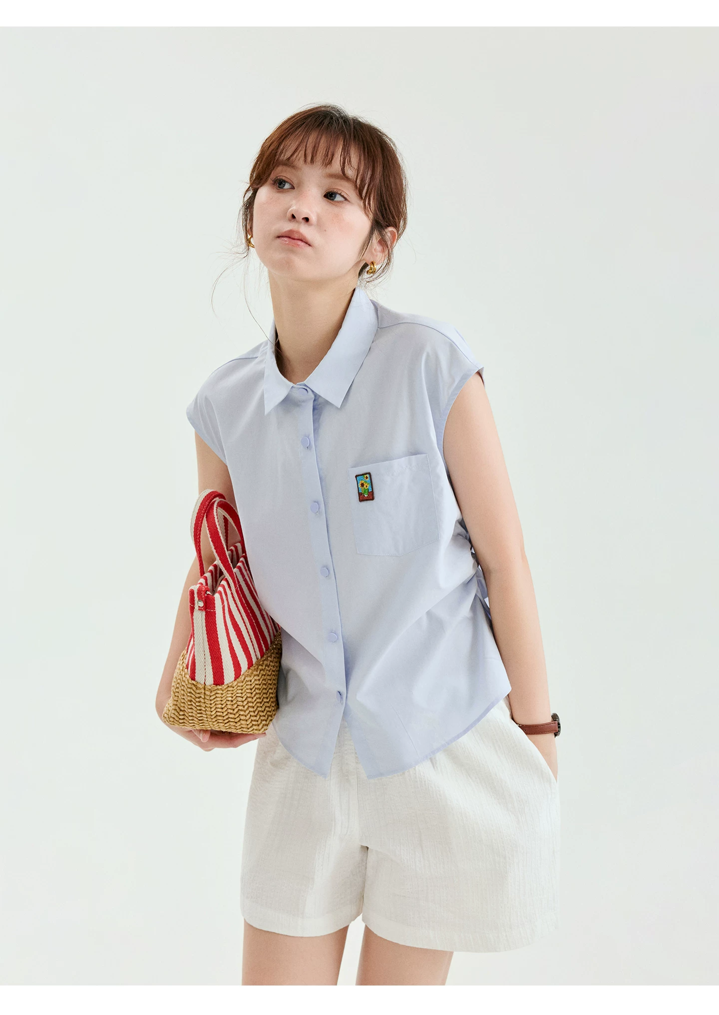 油畫小標收腰萊賽爾襯衫女夏季新款藍色翻領上衣,油畫小標收腰萊賽爾襯衫女夏季新款藍色翻領上衣,HBFS1332,油畫小標收腰萊賽爾襯衫女夏季新款藍色翻領上衣,刺繡細節,天絲混棉