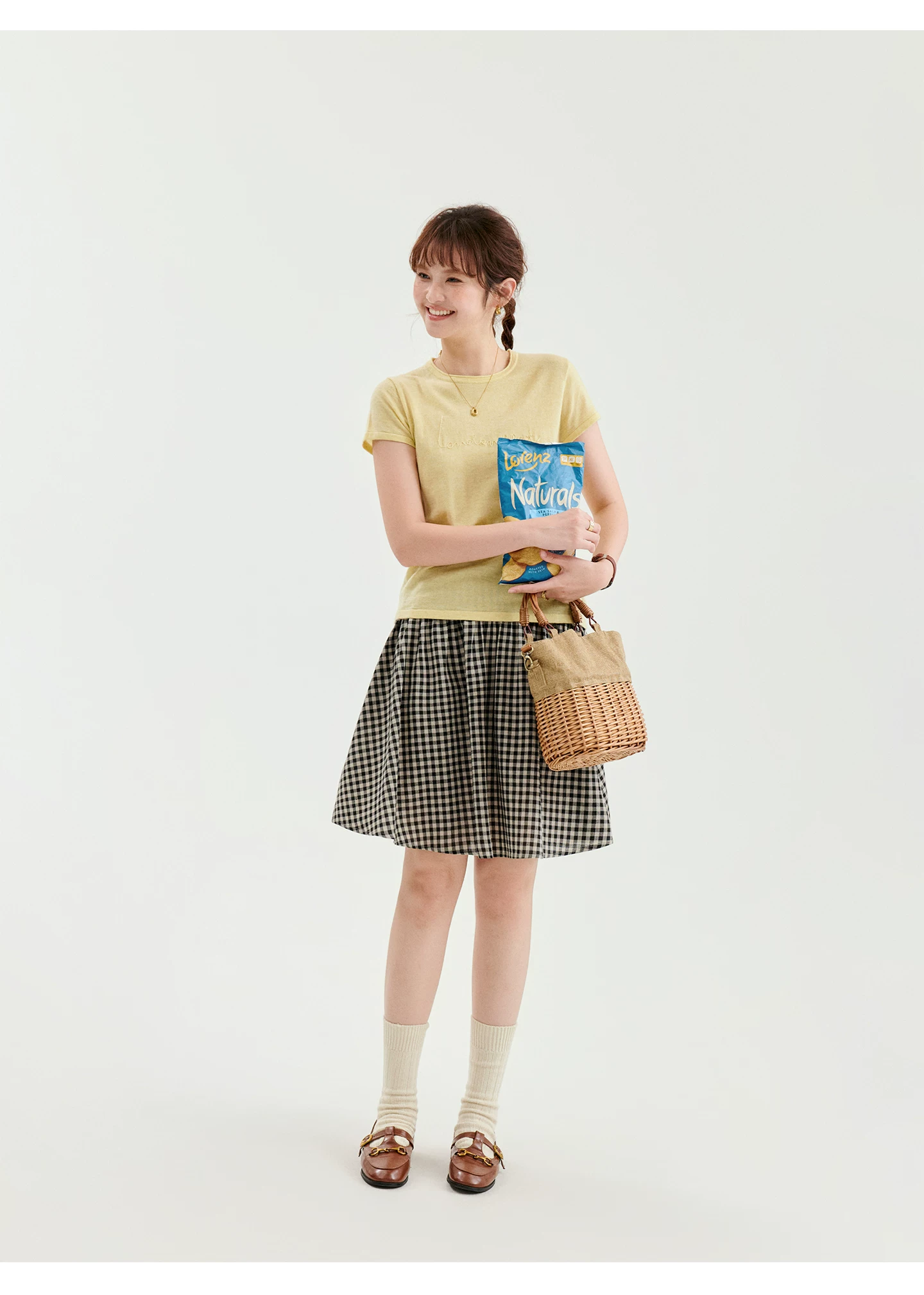 減齡黃色字母繩繡圓領針織衫女夏季新款百搭短袖上衣,減齡黃色字母繩繡圓領針織衫女夏季新款百搭短袖上衣,HBFS1335,減齡黃色字母繩繡圓領針織衫女夏季新款百搭短袖上衣,字母刺繡,薄款針織