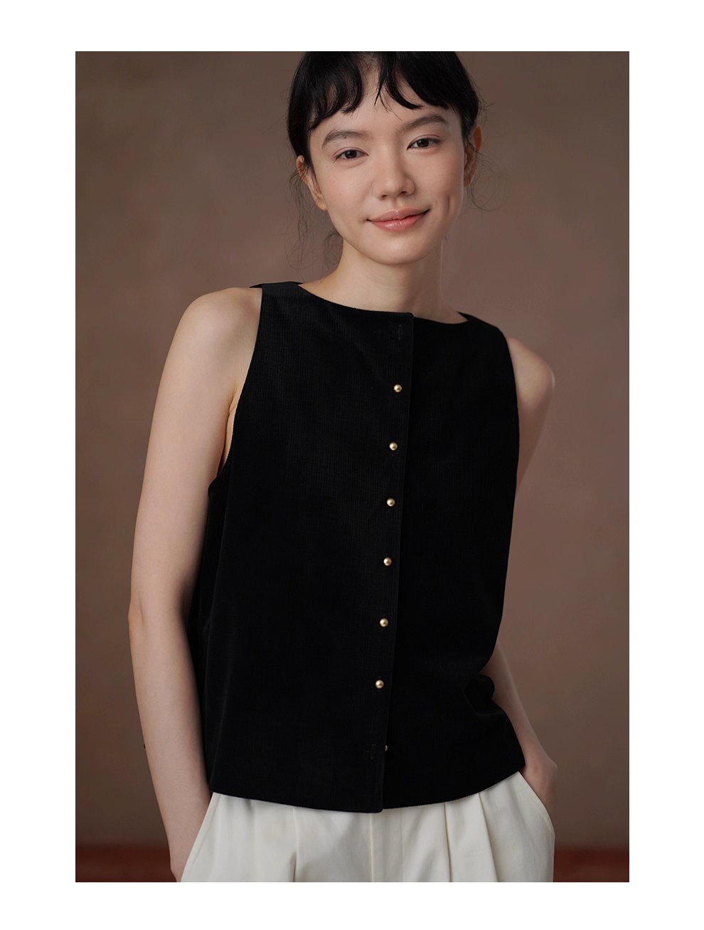 單穿疊穿都精彩柔光高密絲絨馬甲復古金扣合身顯瘦外套