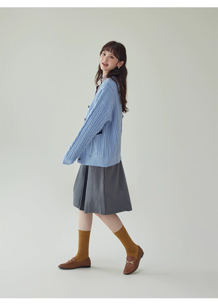 藍色麻花單排扣毛衣開襟衫女秋季新款慵懶長袖上衣,藍色麻花單排扣毛衣開襟衫女秋季新款慵懶長袖上衣,HBEW5068,藍色麻花單排扣毛衣開襟衫女秋季新款慵懶長袖上衣,圓領排扣,麻花針織