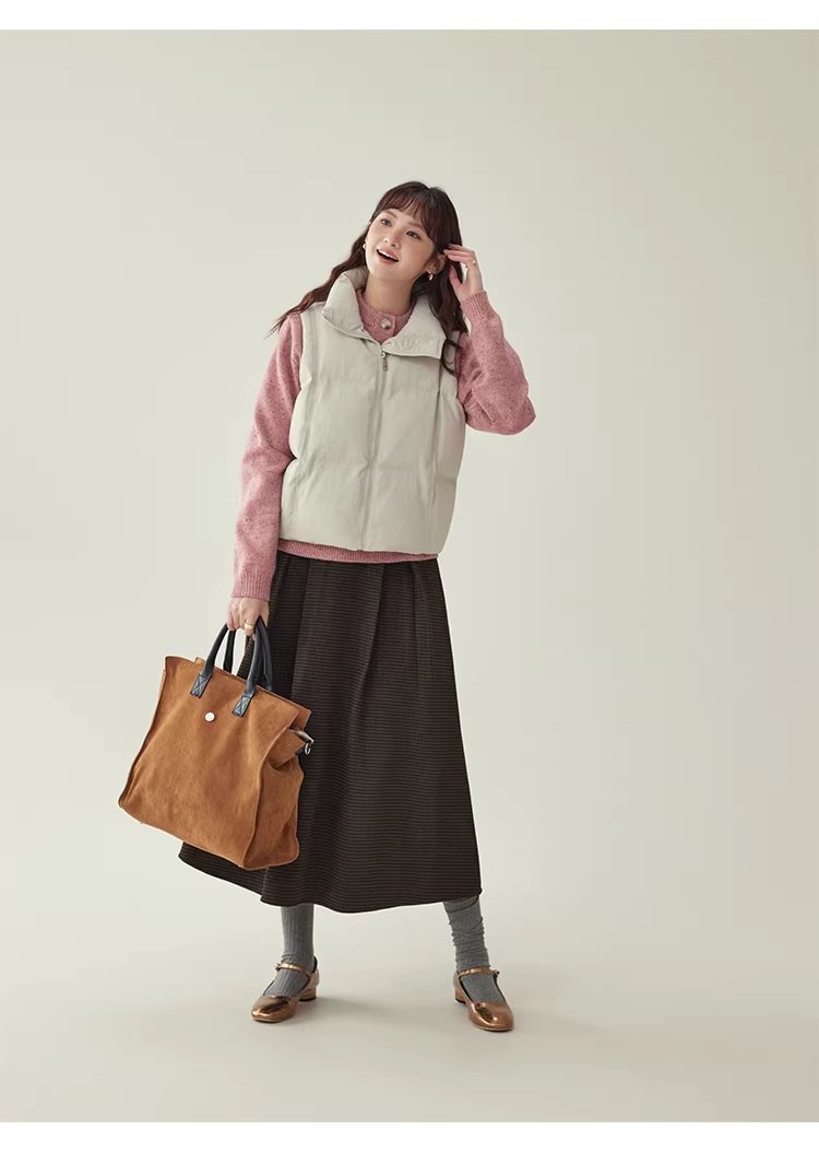 韓系純色無袖拉鍊棉服女冬新款立領馬甲疊穿外套,韓系純色無袖拉鍊棉服女冬新款立領馬甲疊穿外套,HBEW5105,韓系純色無袖拉鍊棉服女冬新款立領馬甲疊穿外套,疊搭造型,保暖舒適