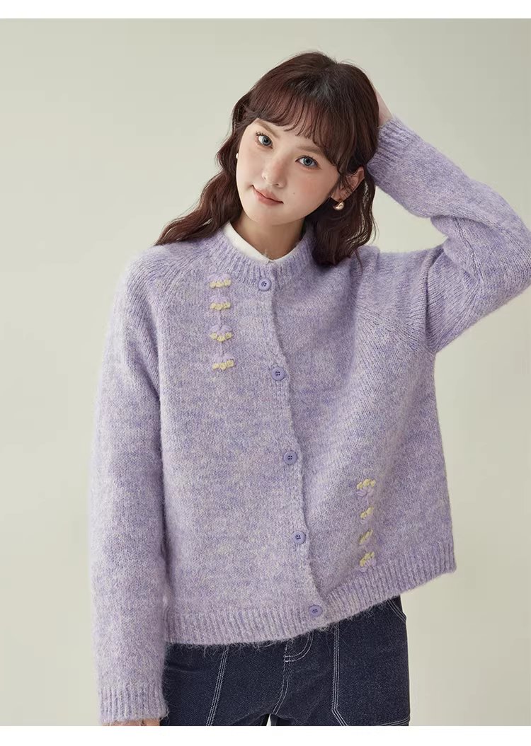 溫柔紫色小花羊毛毛衣開襟女冬新款圓領紐帶長袖上衣,溫柔紫色小花羊毛毛衣開襟女冬新款圓領紐帶長袖上衣,HBEW1157,溫柔紫色小花羊毛毛衣開襟女冬新款圓領紐帶長袖上衣,小花針織,羊毛混紡