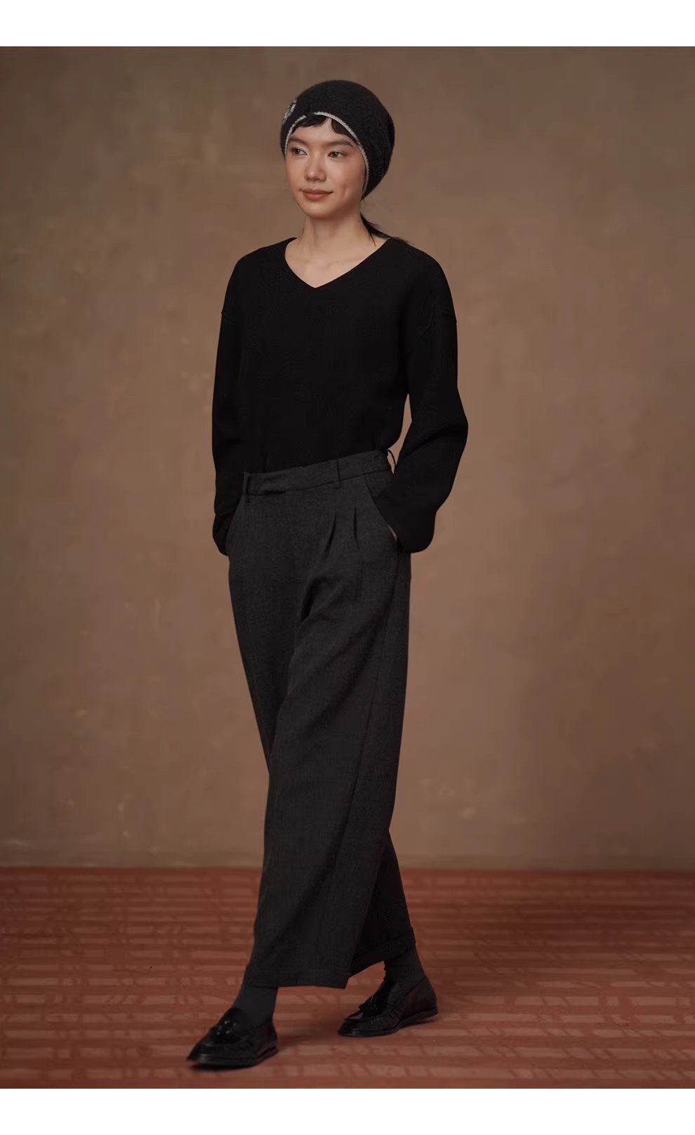 長期主義基本款內搭含羊毛軟糯V領寬鬆衛衣休閒顯瘦上衣,長期主義基本款內搭含羊毛軟糯V領寬鬆衛衣休閒顯瘦上衣,HBEW1175,長期主義基本款內搭含羊毛軟糯V領寬鬆衛衣休閒顯瘦上衣,V領造型,羊毛混紡