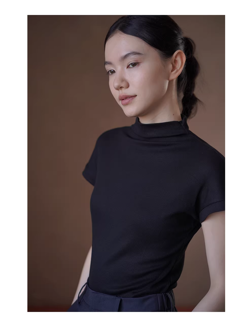 氣質up高彈塑形合身半高領小飛袖基本款顯瘦軟垂通勤T恤,氣質up高彈塑形合身半高領小飛袖基本款顯瘦軟垂通勤T恤,HBFS1060,氣質up高彈塑形合身半高領小飛袖基本款顯瘦軟垂通勤T恤,半高領,修身版型