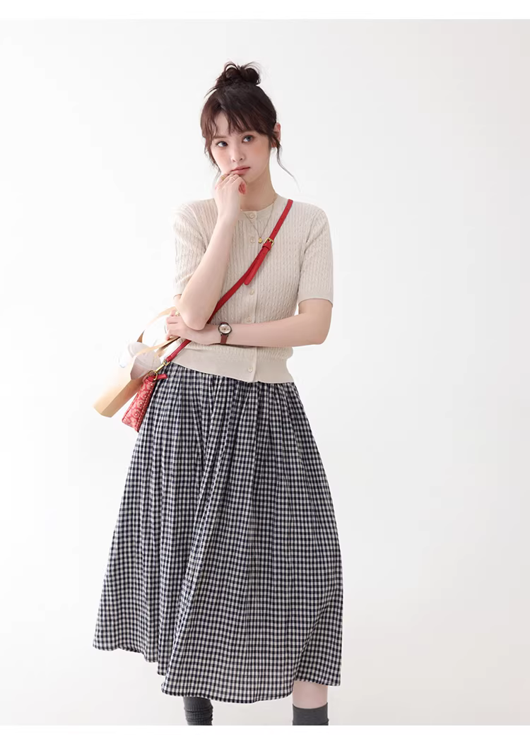 韓系純色扭花單排扣針織開襟衫女夏季新款溫柔短袖上衣,韓系純色扭花單排扣針織開襟衫女夏季新款溫柔短袖上衣,HBFS1085,韓系純色扭花單排扣針織開襟衫女夏季新款溫柔短袖上衣,圓領排扣,天絲亞麻