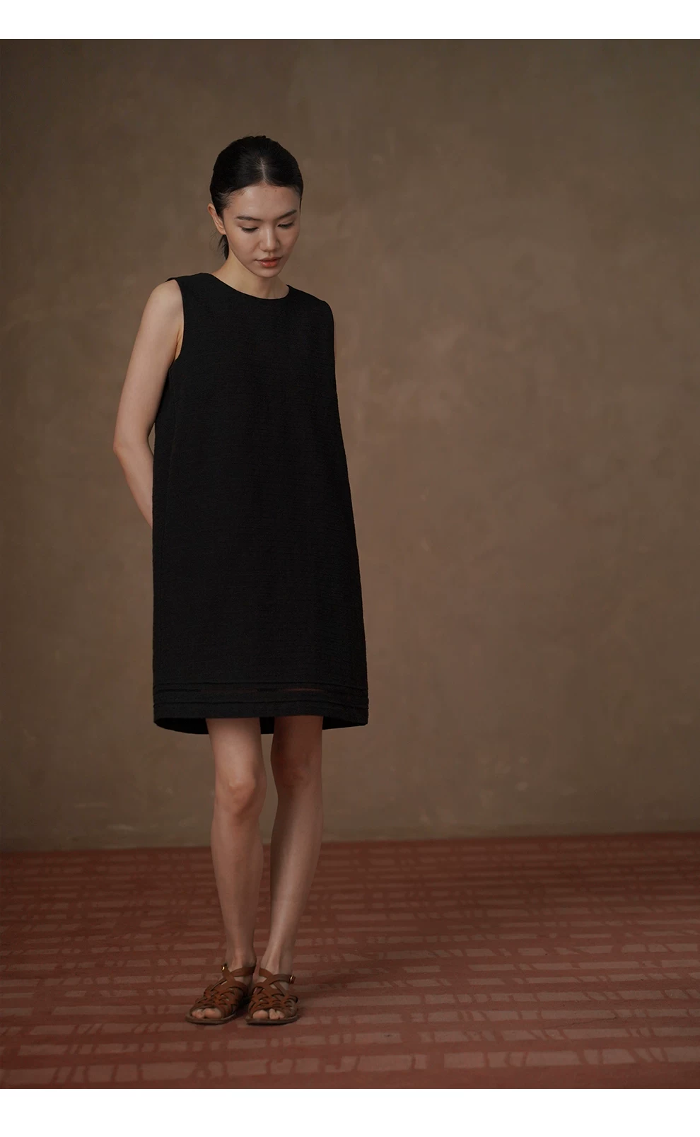 簡約萊賽爾棉寬鬆直筒圓領短洋裝下擺鏤空花邊裙子,簡約萊賽爾棉寬鬆直筒圓領短洋裝下擺鏤空花邊裙子,HBFS7047,簡約萊賽爾棉寬鬆直筒圓領短洋裝下擺鏤空花邊裙子,涼感不悶,清爽俐落