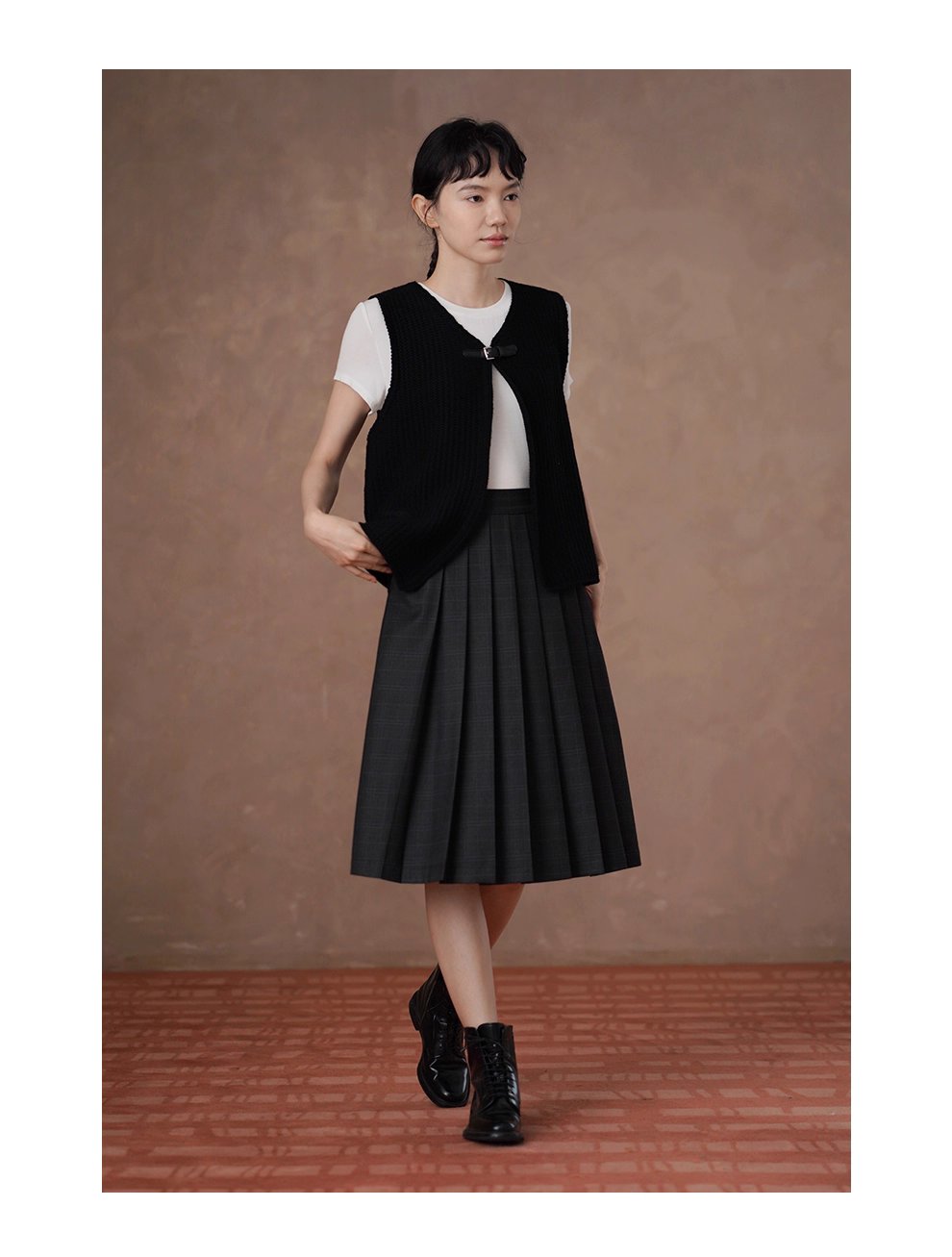 優雅疊穿粗針工藝羊毛棉混紡柔軟親膚顯瘦皮扣馬甲外套