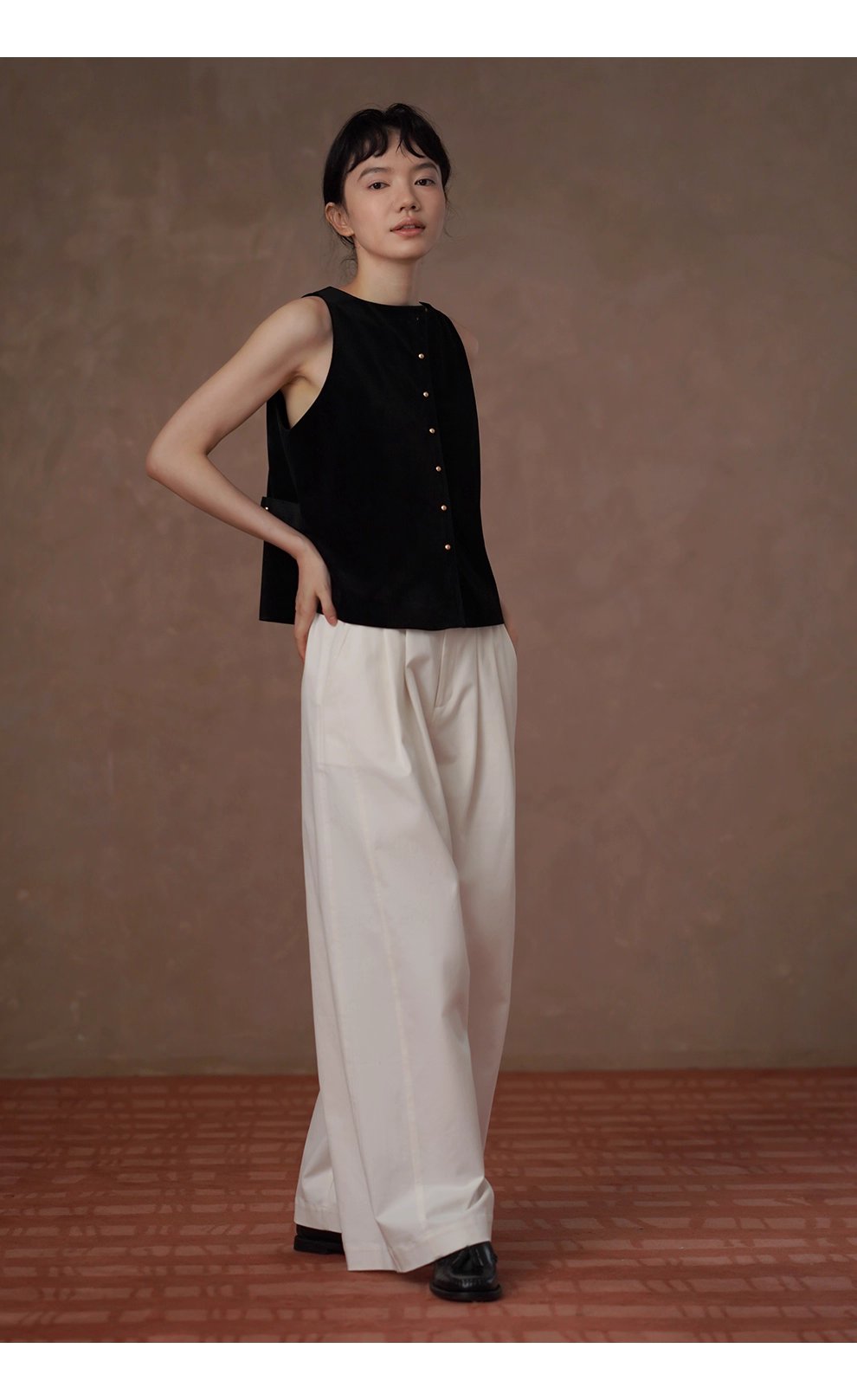 單穿疊穿都精彩柔光高密絲絨馬甲復古金扣合身顯瘦外套