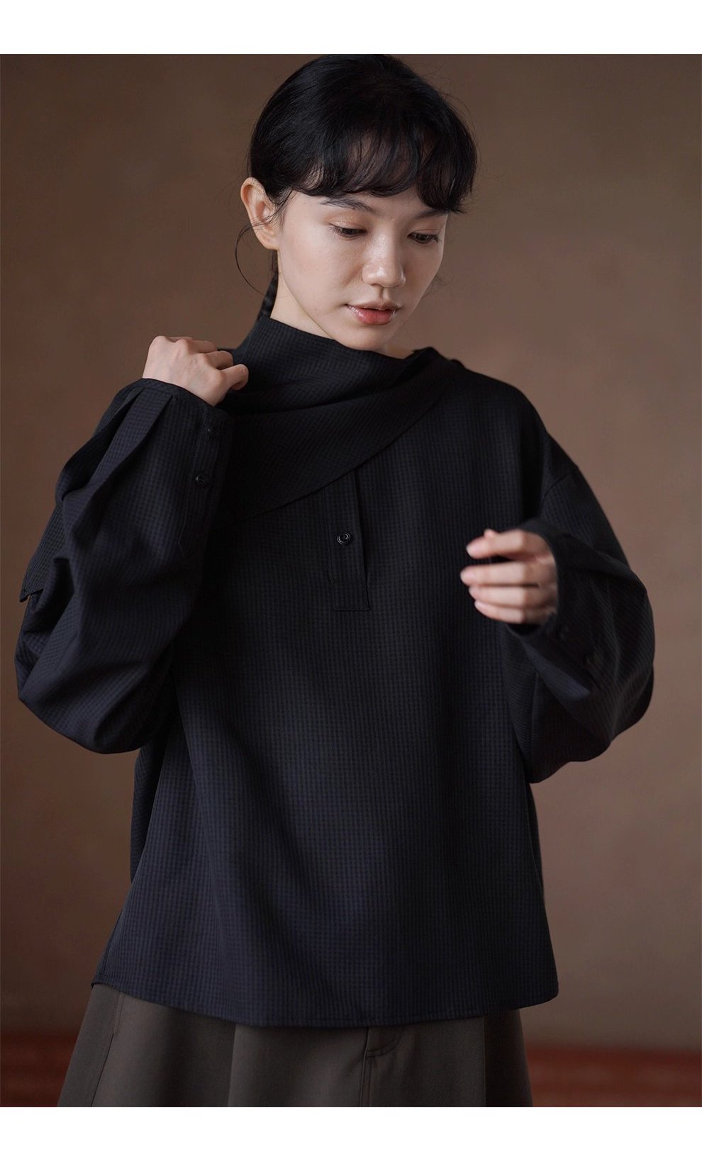 通勤造型低調小格紋寬鬆垂順顯瘦可拆式領巾長袖襯衫女