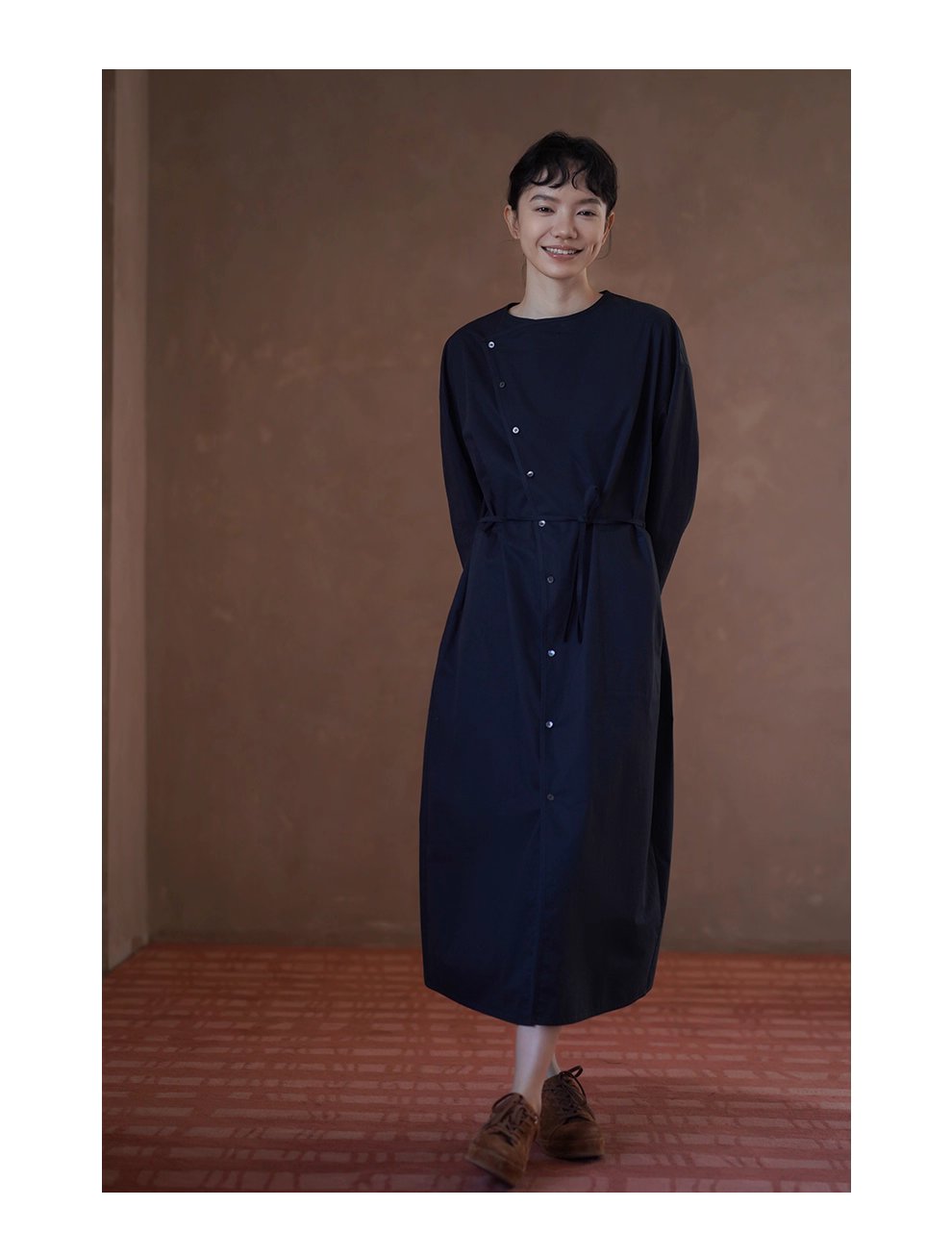 不對稱美學斜門襟洋裝挺括100%棉長遮肉顯瘦裙女