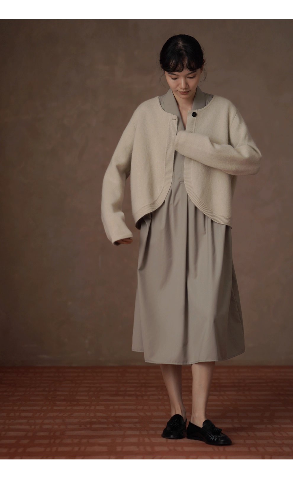 精準定壓塔克線門襟長翻領寬鬆H型顯瘦搭通勤襯衫洋裝