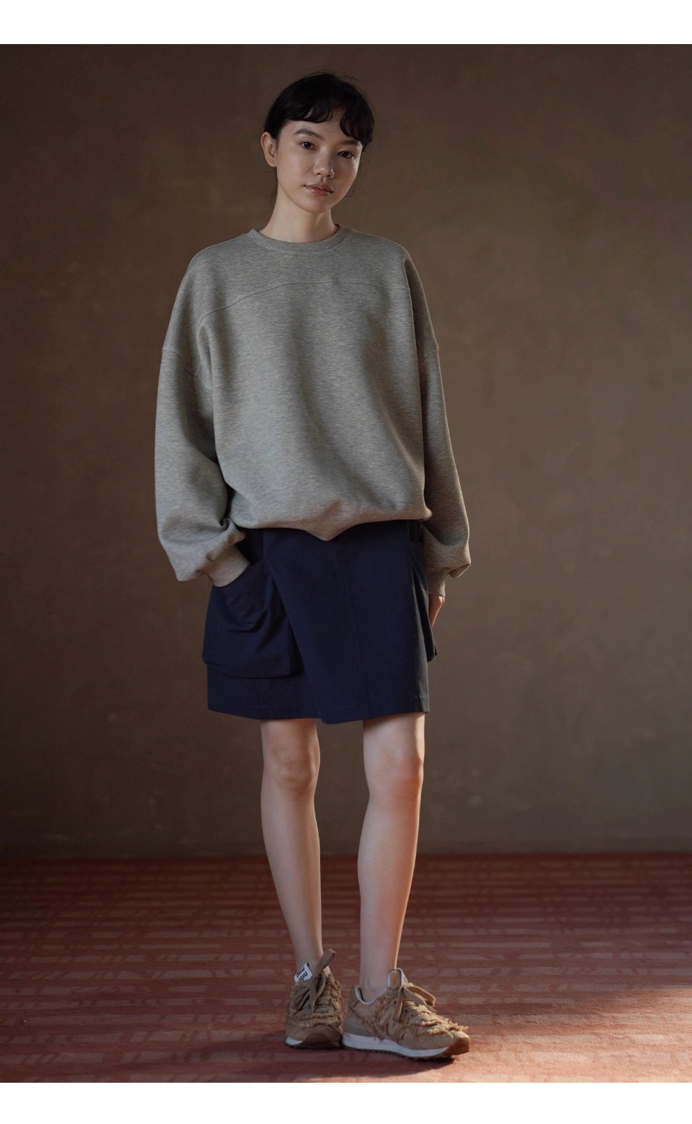 340高公克重厚實保暖輪廓寬鬆圓領顯瘦分割休閒夾花衛衣女