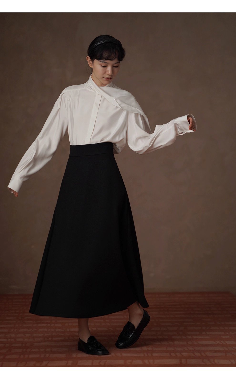 柔光緞面氣質絲滑垂軟襯衫溫柔飄帶設計寬鬆通勤上衣女