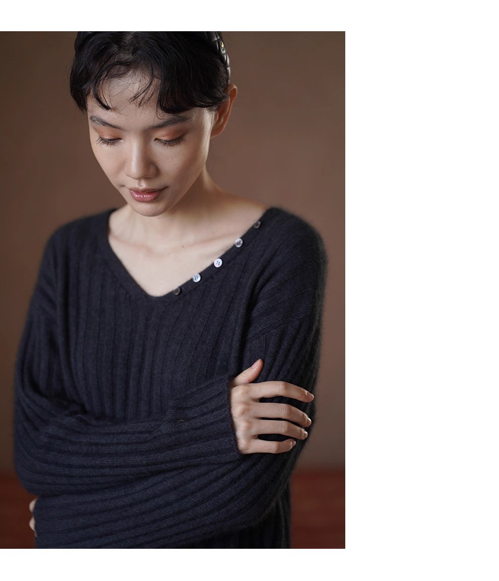 慵懶濾鏡兔毛羊毛混紡粗坑條可拆卸圍巾V領紐扣針織上衣