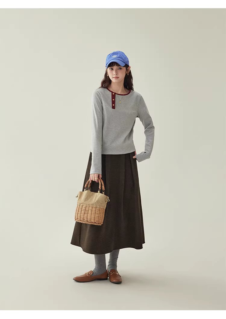 撞色斜領內搭長袖T恤女25冬季新款簡約寬鬆上衣,撞色斜領內搭長袖T恤女25冬季新款簡約寬鬆上衣,HBEW1145,撞色斜領內搭長袖T恤女25冬季新款簡約寬鬆上衣,側排扣,舒適面料