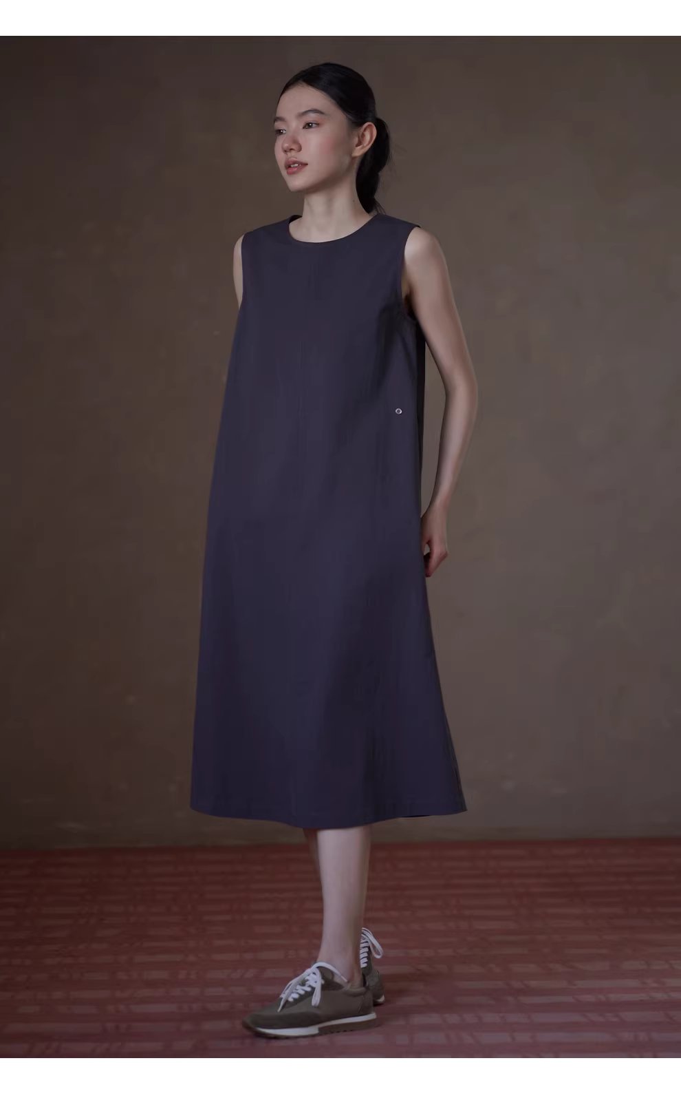 霧面霧面中線分割可調式收腰寬鬆直筒圓領無袖洋裝女,霧面霧面中線分割可調式收腰寬鬆直筒圓領無袖洋裝女,HBFS7034,霧面霧面中線分割可調式收腰寬鬆直筒圓領無袖洋裝女,耐磨抗皺,調節腰圍