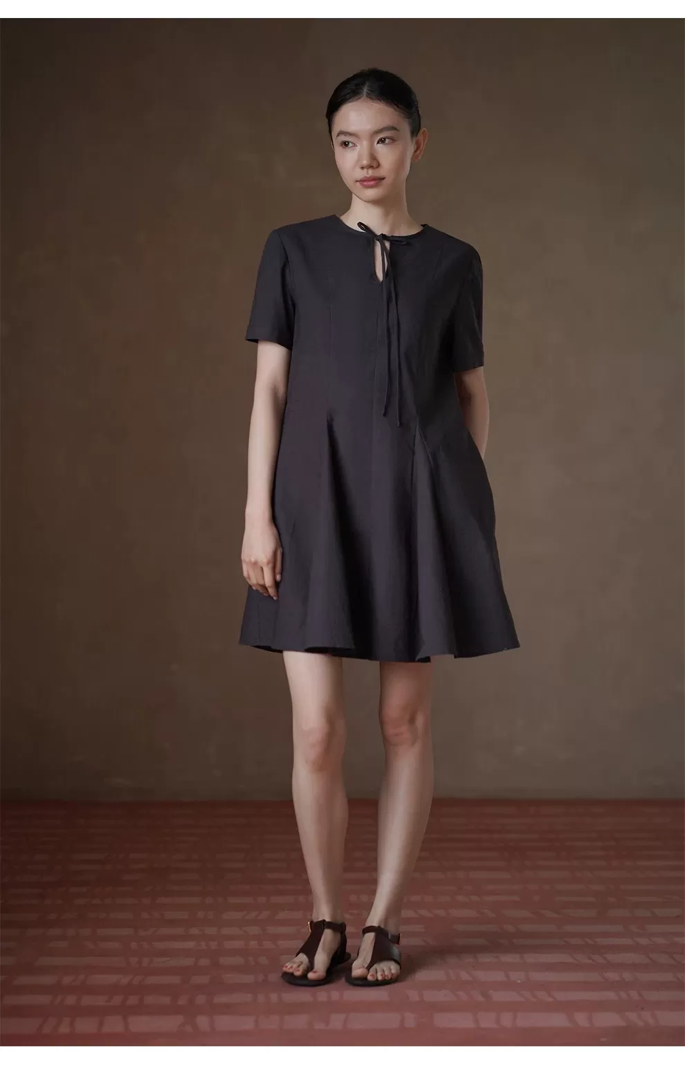 深處幽林柔軟透氣棉麻混紡挺括顯瘦收腰A字短洋裝女,深處幽林柔軟透氣棉麻混紡挺括顯瘦收腰A字短洋裝女,HBFS7075,深處幽林柔軟透氣棉麻混紡挺括顯瘦收腰A字短洋裝女,綁繩領口,棉麻材質