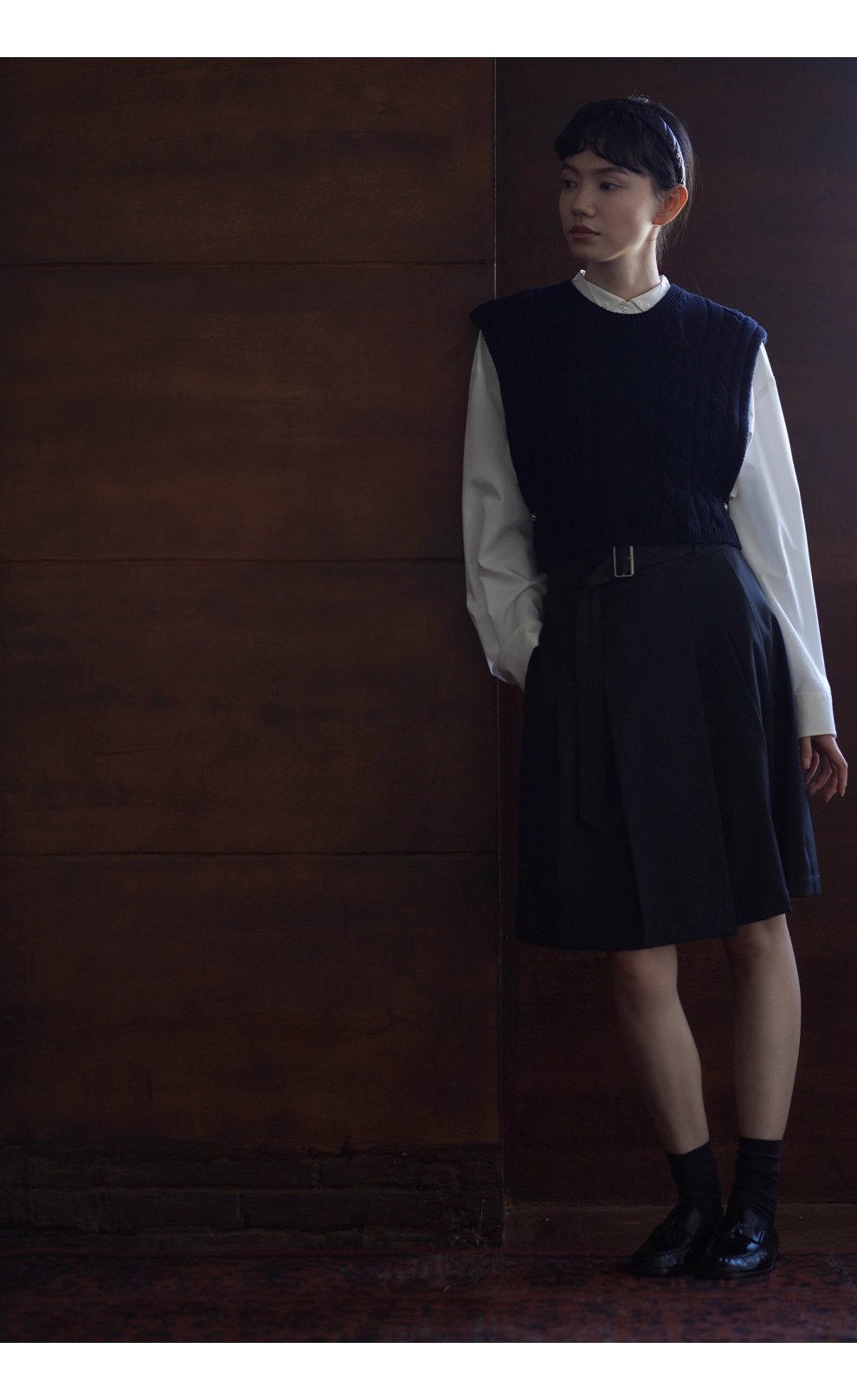 復古回潮小翻領精緻塔克線門襟經典H版型顯瘦通勤襯衫女