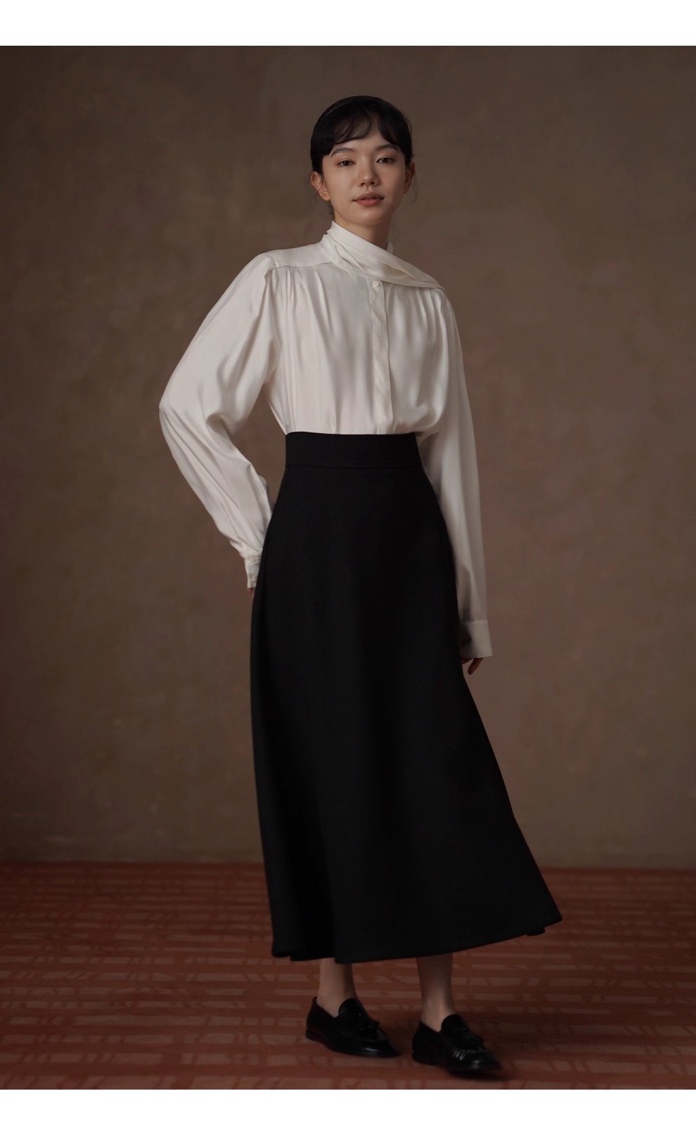 柔光緞面氣質絲滑垂軟襯衫溫柔飄帶設計寬鬆通勤上衣女