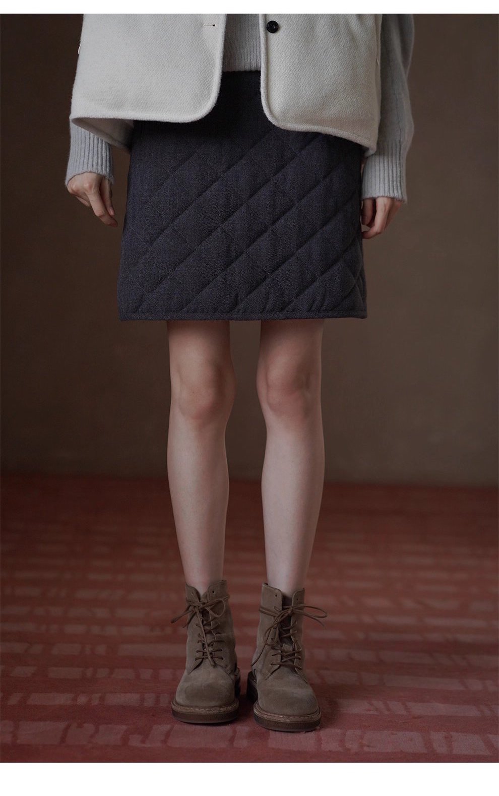 灰調菱格絎棉薄呢半身裙保暖百搭高腰A字顯瘦通勤短裙女,灰調菱格絎棉薄呢半身裙保暖百搭高腰A字顯瘦通勤短裙女,HBEW2020,灰調菱格絎棉薄呢半身裙保暖百搭高腰A字顯瘦通勤短裙女,菱格車線,五分裙長