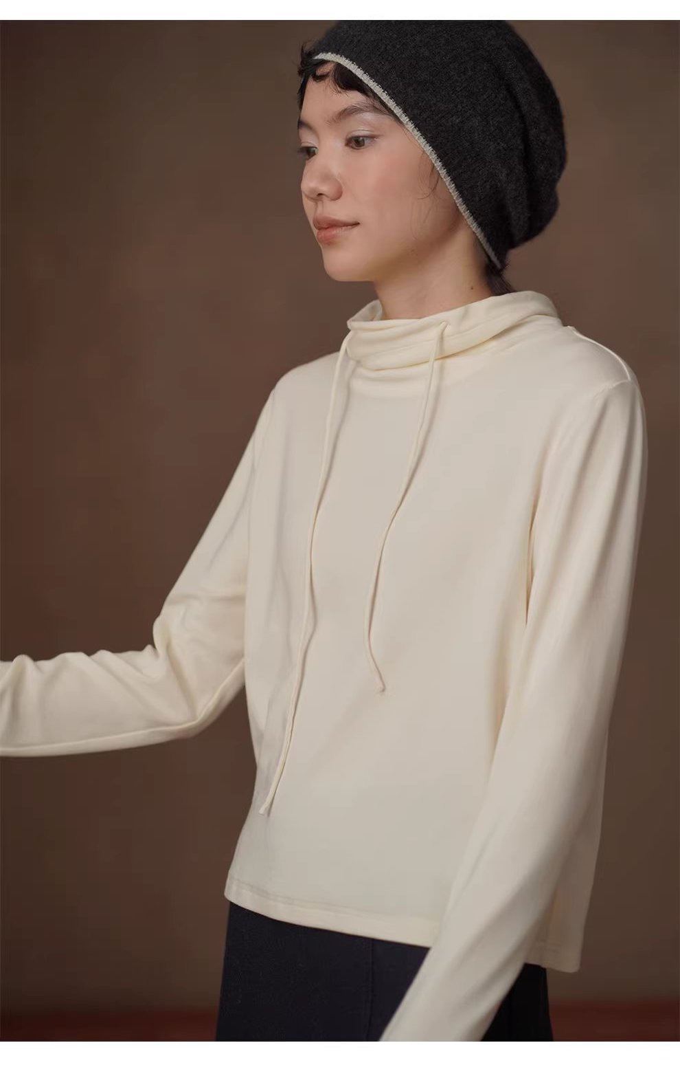 冬日衣櫥高舒基礎疊穿內搭高彈合身堆堆領顯瘦保暖上衣,冬日衣櫥高舒基礎疊穿內搭高彈合身堆堆領顯瘦保暖上衣,HBEW1173,冬日衣櫥高舒基礎疊穿內搭高彈合身堆堆領顯瘦保暖上衣,連帽抽繩,親膚柔軟