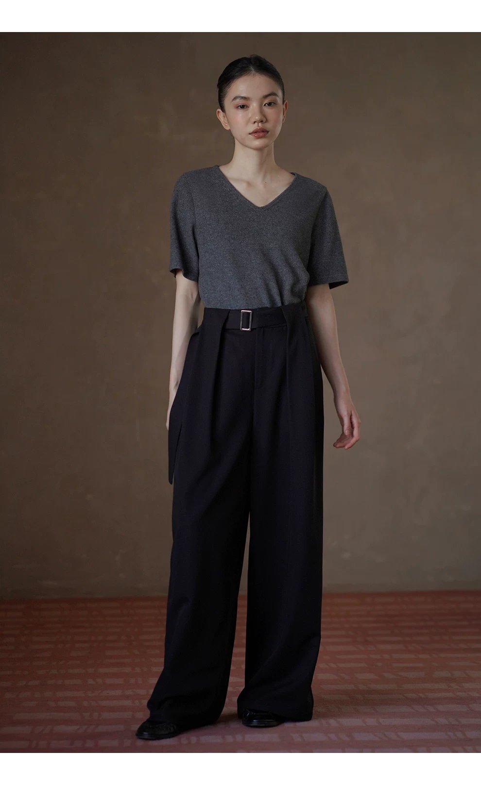 軟糯雲感T恤微寬鬆彈性V領基礎款不挑人百搭短袖上衣女,軟糯雲感T恤微寬鬆彈性V領基礎款不挑人百搭短袖上衣女,HBFS1027,軟糯雲感T恤微寬鬆彈性V領基礎款不挑人百搭短袖上衣女,貼身不悶,耐穿抗皺