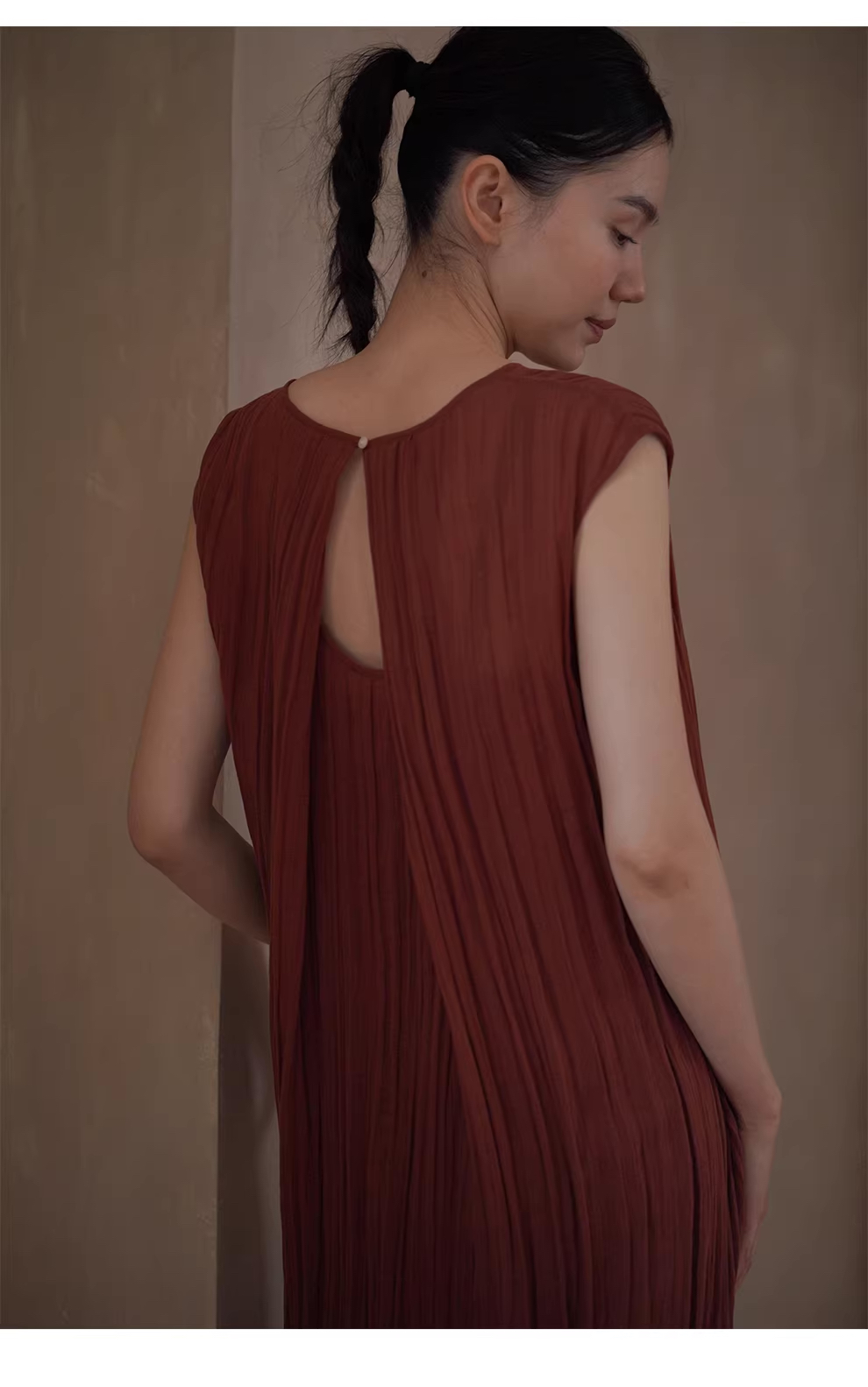 空氣感立體高溫定型褶皺無袖圓領寬鬆垂感顯白洋裝女,空氣感立體高溫定型褶皺無袖圓領寬鬆垂感顯白洋裝女,HBFS7025,空氣感立體高溫定型褶皺無袖圓領寬鬆垂感顯白洋裝女,兩件式套裝,直筒H型