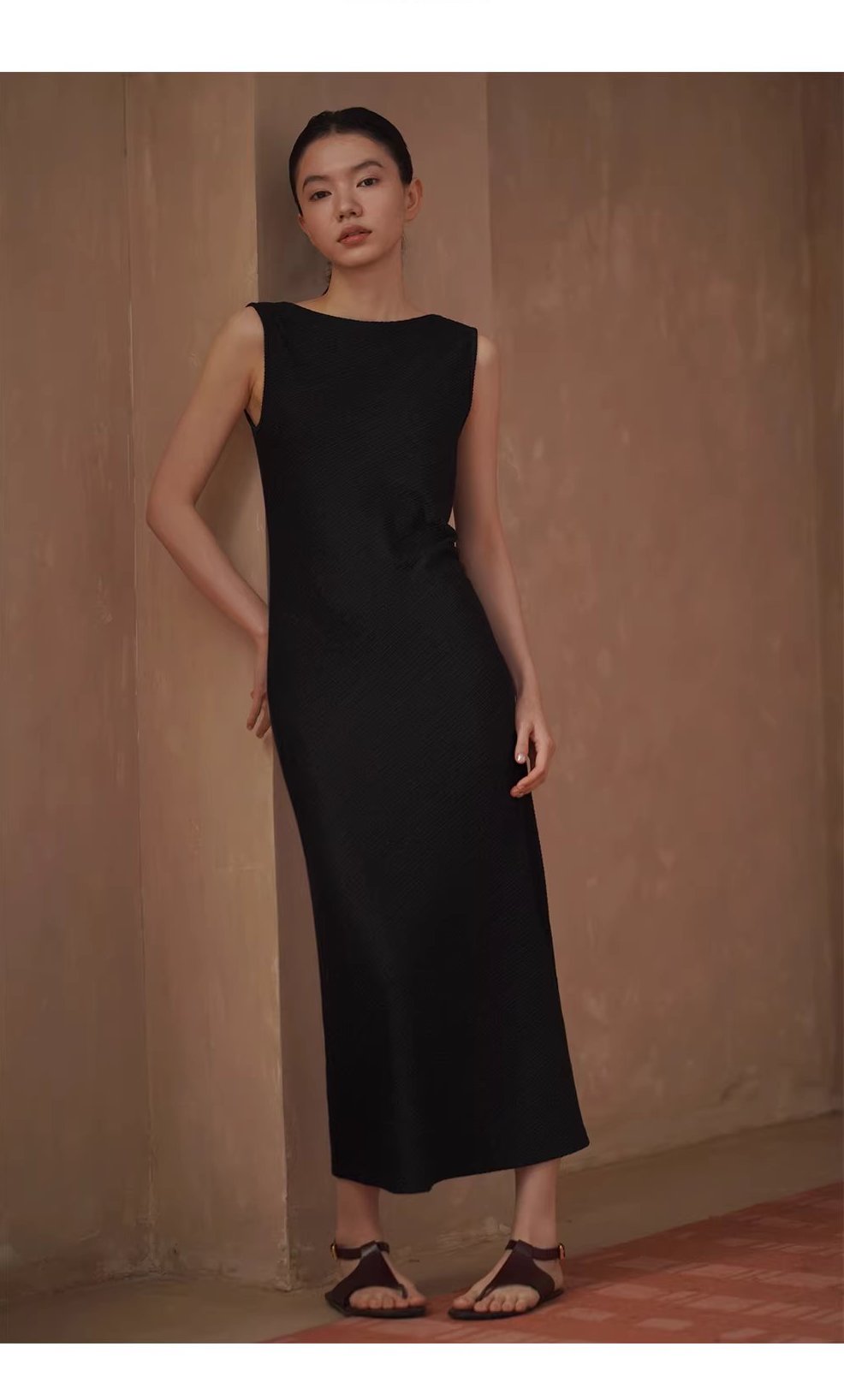 超模氣質洋裝顯瘦斜紋肌理圓領直筒合身無袖小黑裙女,超模氣質洋裝顯瘦斜紋肌理圓領直筒合身無袖小黑裙女,HBFS7026,超模氣質洋裝顯瘦斜紋肌理圓領直筒合身無袖小黑裙女,微彈柔滑,一字領剪裁