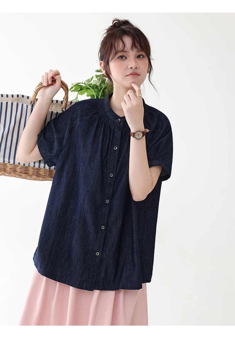 深藍色插肩袖單排扣牛仔襯衫女夏季新款寬鬆圓領上衣,深藍色插肩袖單排扣牛仔襯衫女夏季新款寬鬆圓領上衣,HBFS1104,深藍色插肩袖單排扣牛仔襯衫女夏季新款寬鬆圓領上衣,壓褶細節,俐落剪裁