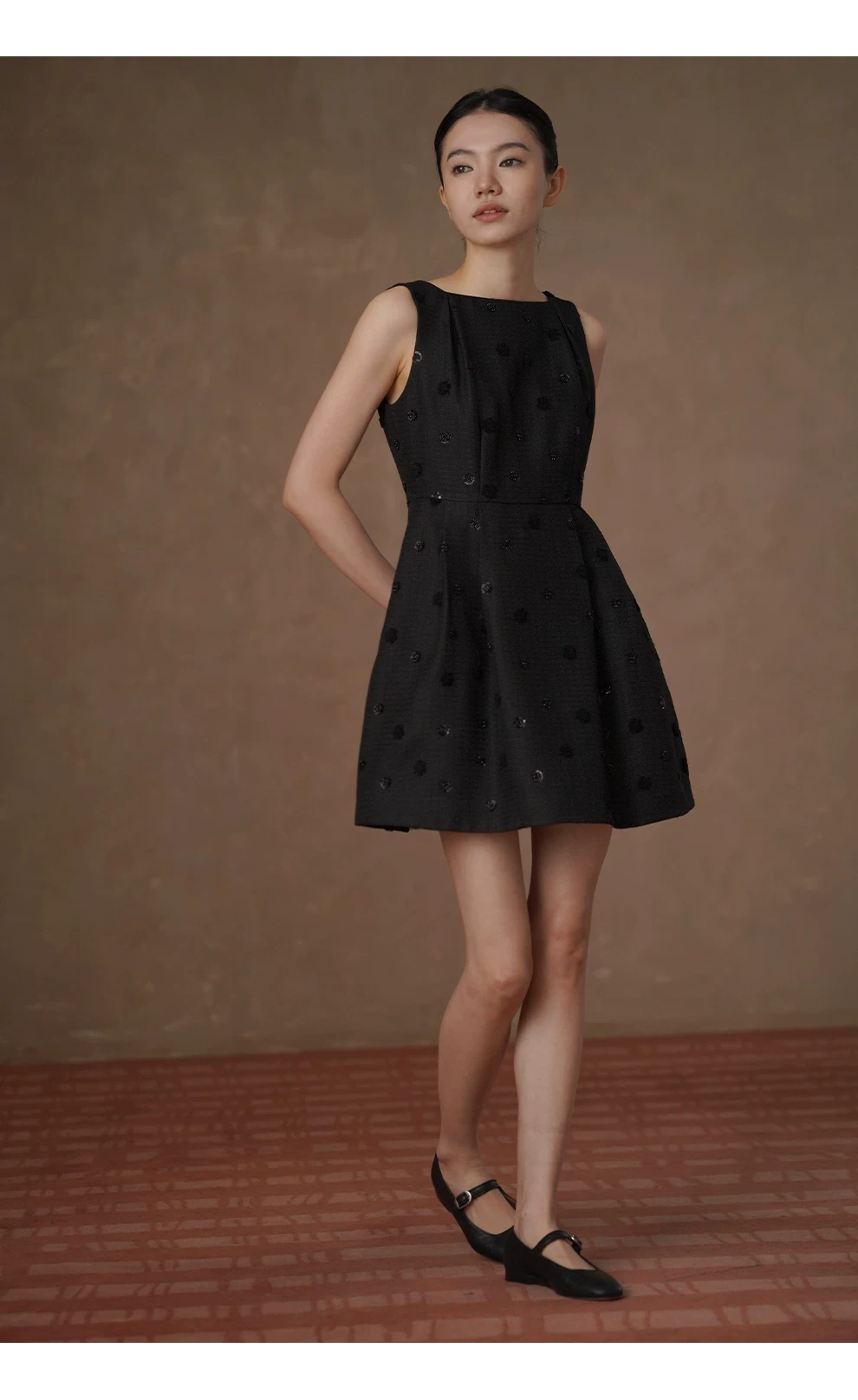 超重工立體繡花手工釘珠收腰一字領顯瘦短款無袖洋裝,超重工立體繡花手工釘珠收腰一字領顯瘦短款無袖洋裝,HBFS7049,超重工立體繡花手工釘珠收腰一字領顯瘦短款無袖洋裝,小香氣質,立體繡珠