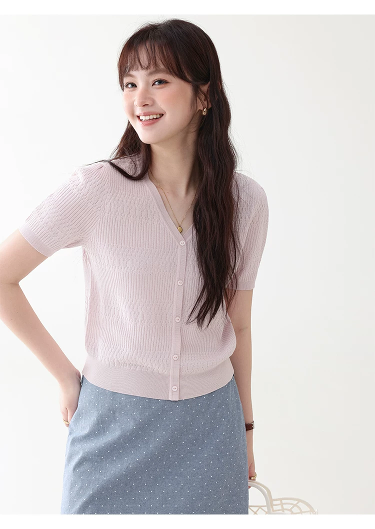 甜美純色v領單排扣針織衫女26夏季新款慵懶溫柔上衣,甜美純色v領單排扣針織衫女26夏季新款慵懶溫柔上衣,HBFS1113,甜美純色v領單排扣針織衫女26夏季新款慵懶溫柔上衣,V領排扣,薄款針織