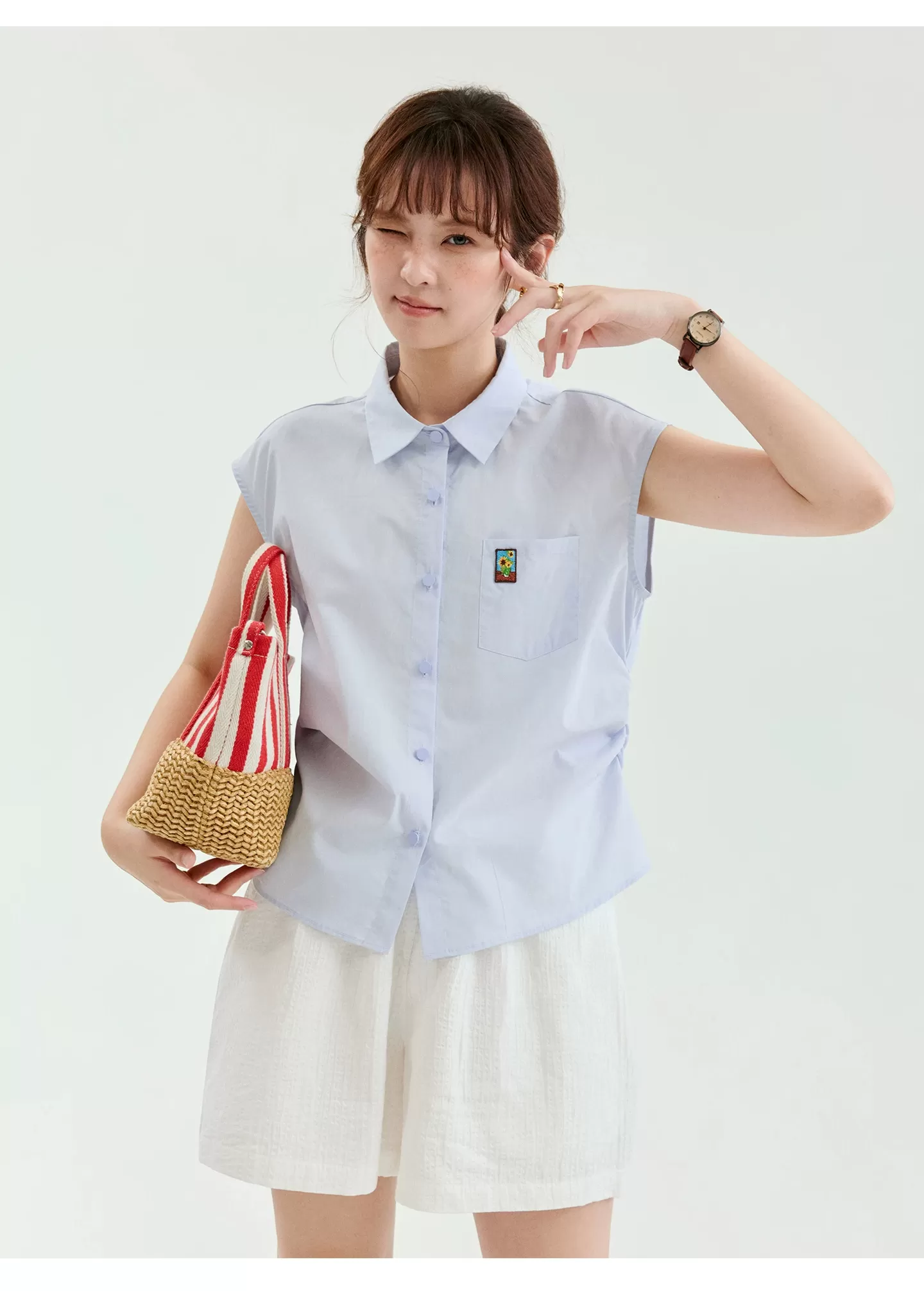 油畫小標收腰萊賽爾襯衫女夏季新款藍色翻領上衣,油畫小標收腰萊賽爾襯衫女夏季新款藍色翻領上衣,HBFS1332,油畫小標收腰萊賽爾襯衫女夏季新款藍色翻領上衣,刺繡細節,天絲混棉