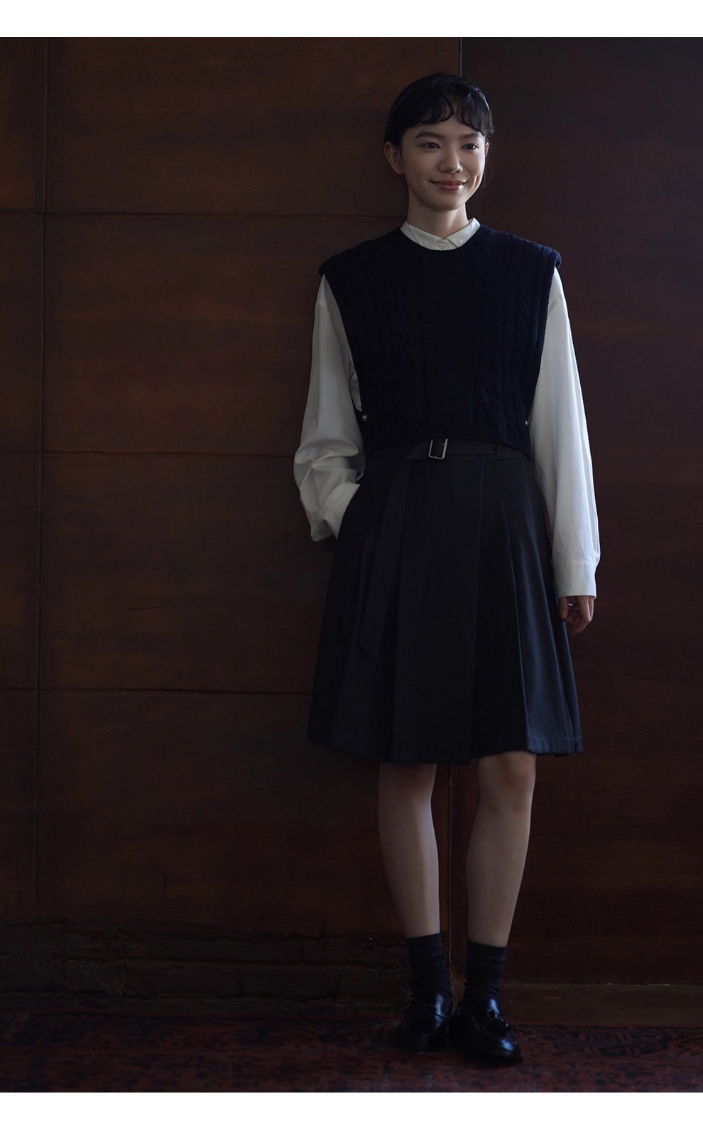 復古回潮小翻領精緻塔克線門襟經典H版型顯瘦通勤襯衫女