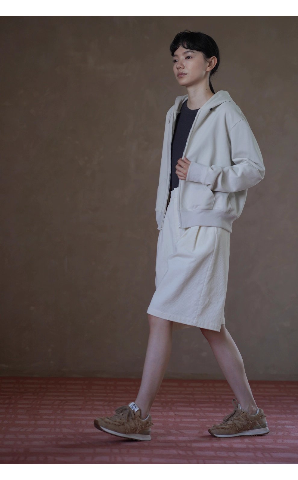 輕鬆休閒高克重親膚100棉針織衛衣布料連帽短版顯瘦外套