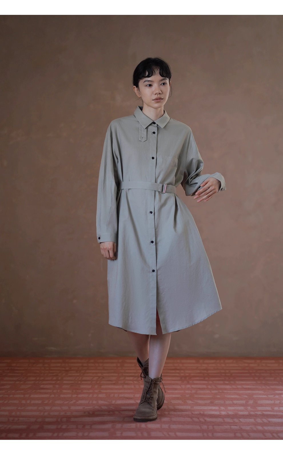 日常友善清透亞麻棉混紡襯衫領寬鬆H版型腰帶通勤洋裝