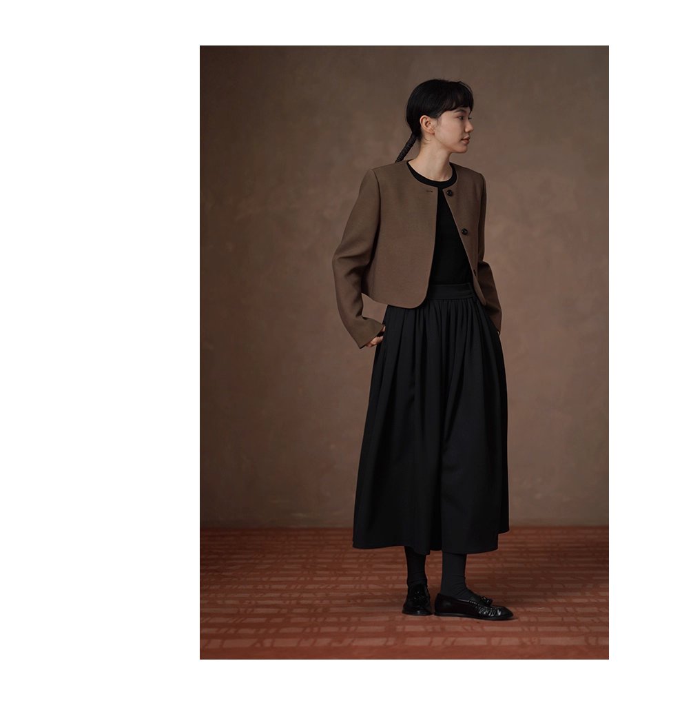 俐落入秋含羊毛西裝圓領短版小個子通勤顯瘦正肩外套