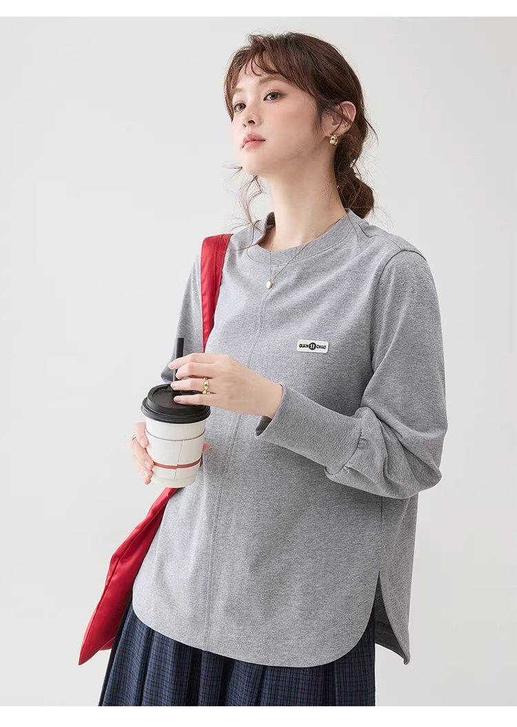 灰色圓弧下擺側開叉T恤女春季新款純棉貼標上衣,灰色圓弧下擺側開叉T恤女春季新款純棉貼標上衣,HBFS1000,灰色圓弧下擺側開叉T恤女春季新款純棉貼標上衣,輕鬆穿搭,全棉面料