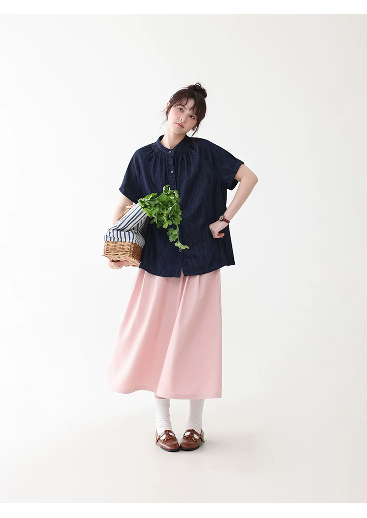 深藍色插肩袖單排扣牛仔襯衫女夏季新款寬鬆圓領上衣,深藍色插肩袖單排扣牛仔襯衫女夏季新款寬鬆圓領上衣,HBFS1104,深藍色插肩袖單排扣牛仔襯衫女夏季新款寬鬆圓領上衣,壓褶細節,俐落剪裁