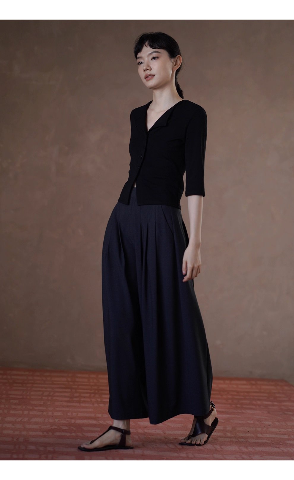 品質通勤雙面織布V領氣質上衣遮肉中袖合身彈性顯瘦T恤