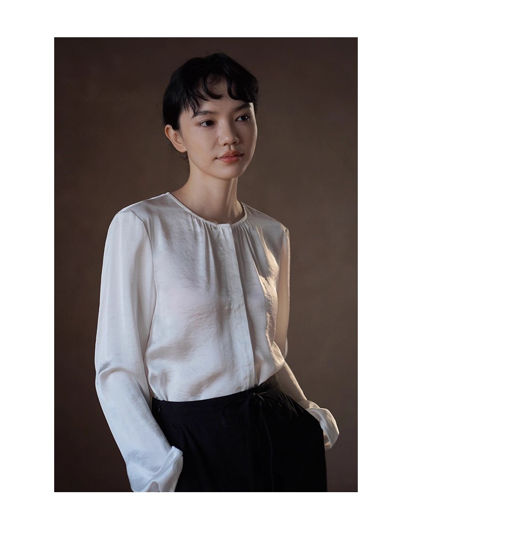 貴氣緞面質感光澤圓領褶皺寬鬆顯瘦通勤襯衫長袖上衣女