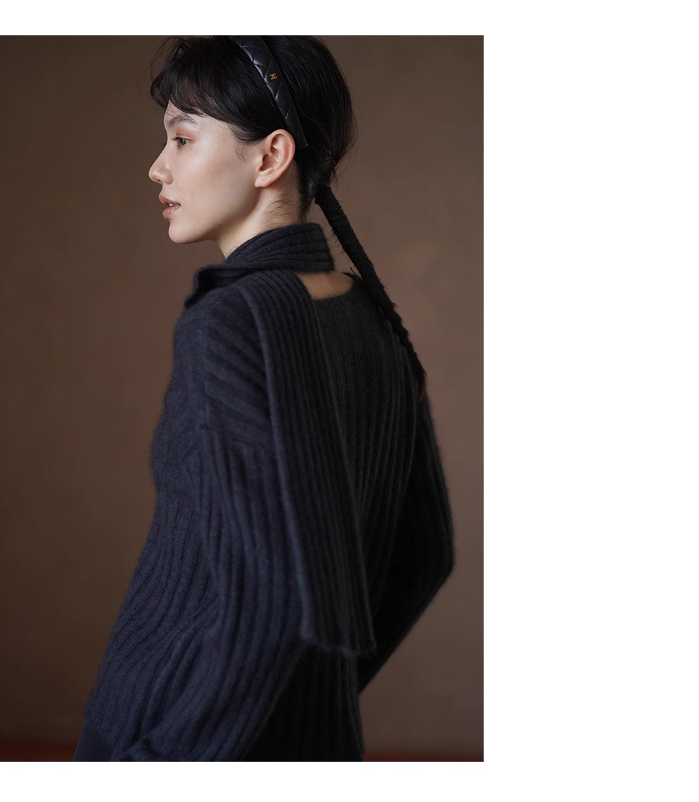 慵懶濾鏡兔毛羊毛混紡粗坑條可拆卸圍巾V領紐扣針織上衣